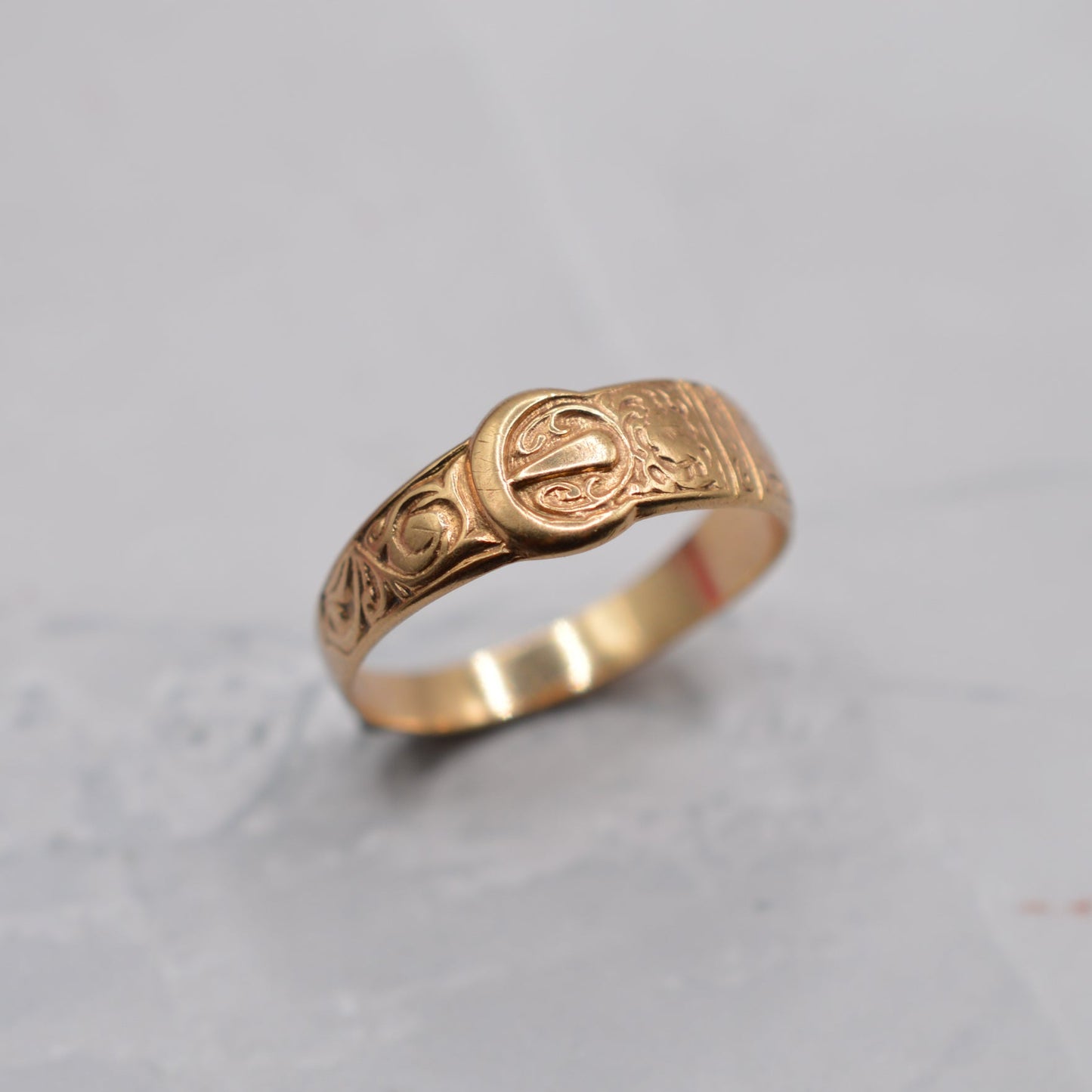 1980s 9ct Yellow Gold Buckle Ring