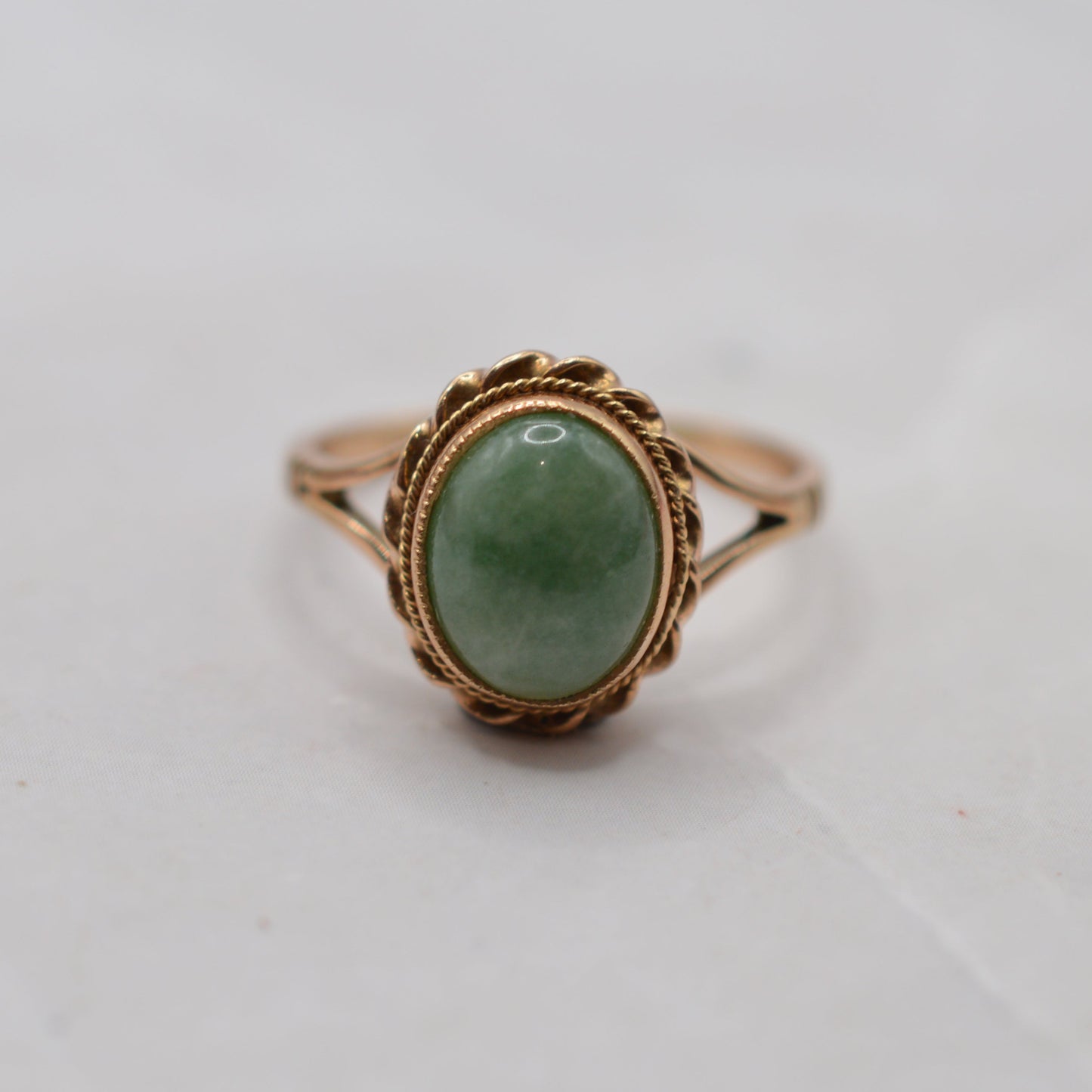 Vintage 9ct Gold Jade Solitaire Ring