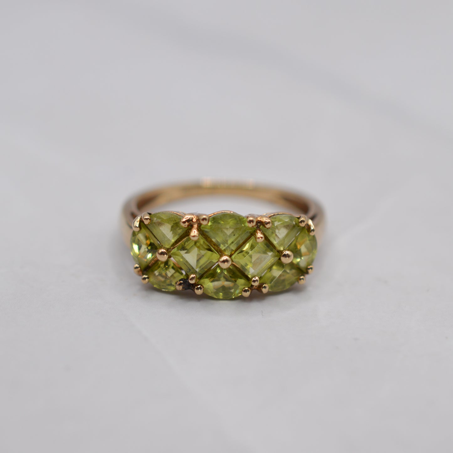 Chunky Y2K 9ct Gold Peridot Cluster Ring