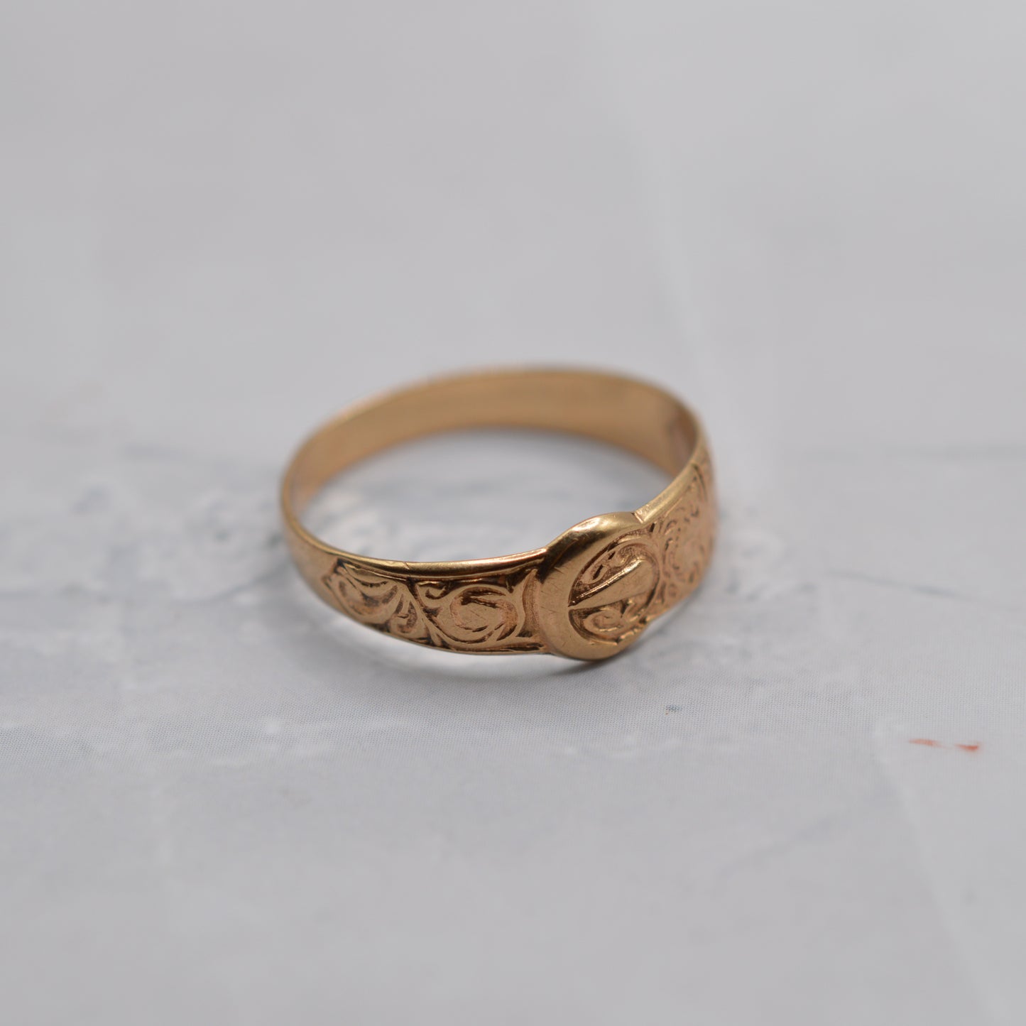 1980s 9ct Yellow Gold Buckle Ring