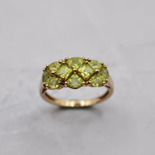 Chunky Y2K 9ct Gold Peridot Cluster Ring