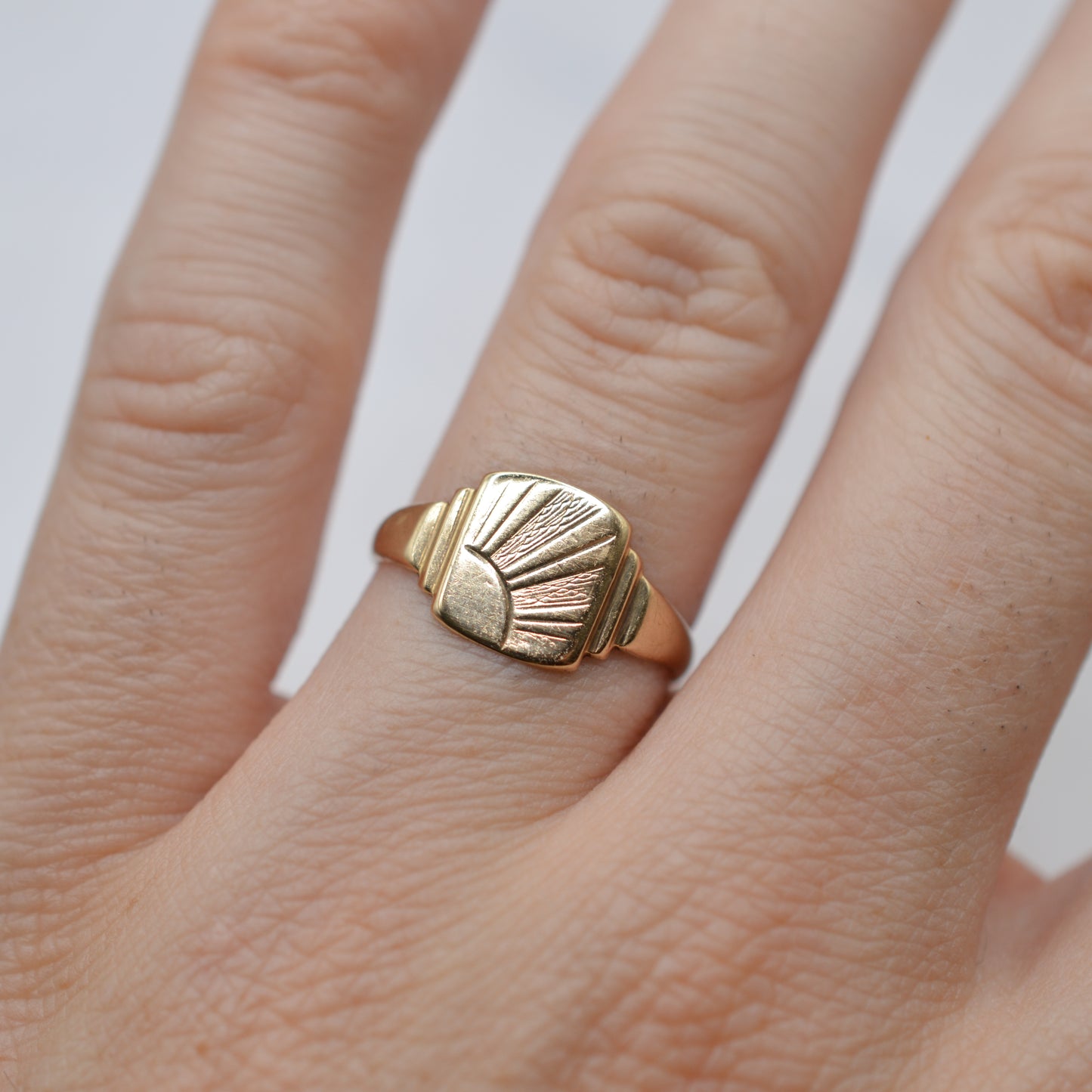 1960s Vintage 9ct Gold Sunrise Signet Ring