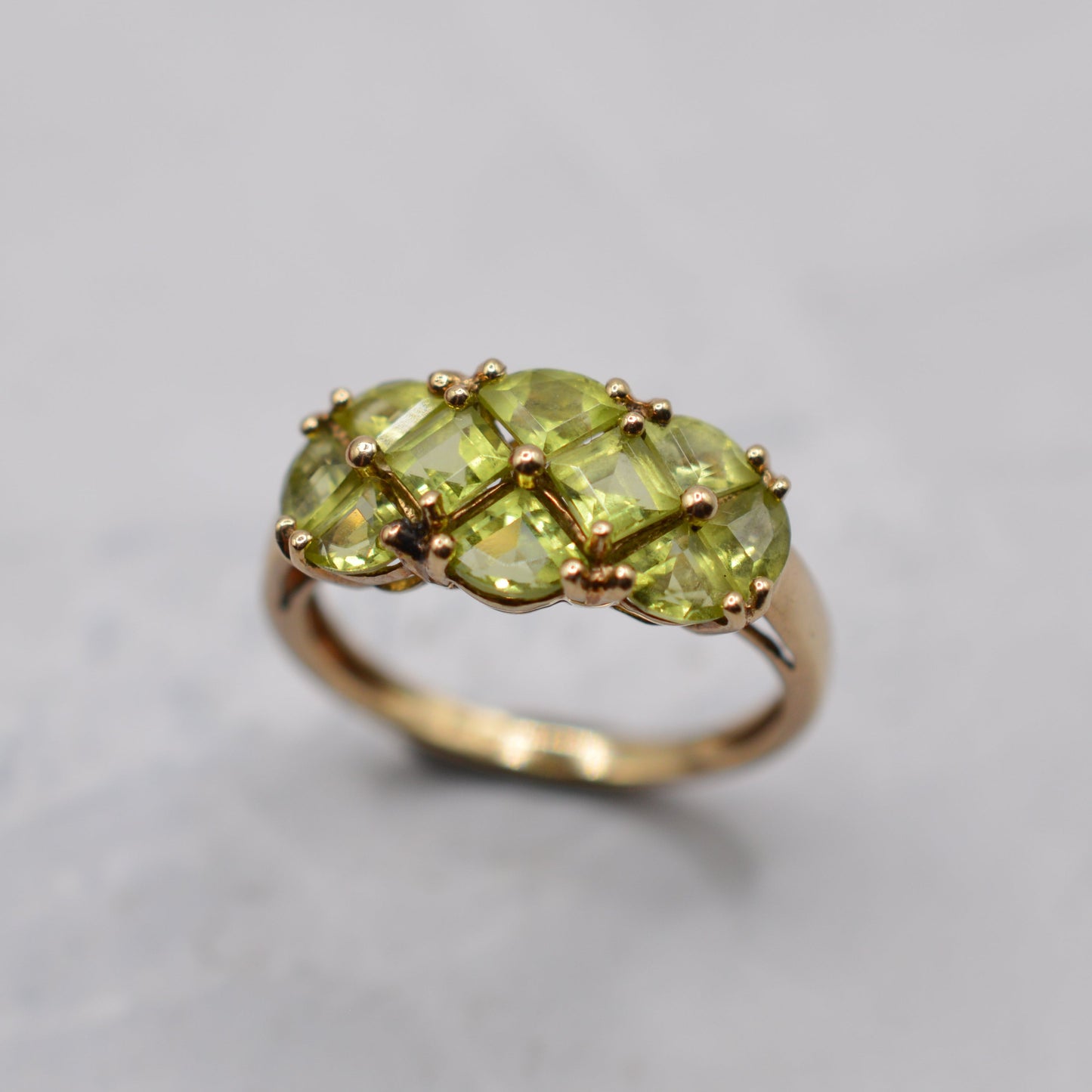 Chunky Y2K 9ct Gold Peridot Cluster Ring