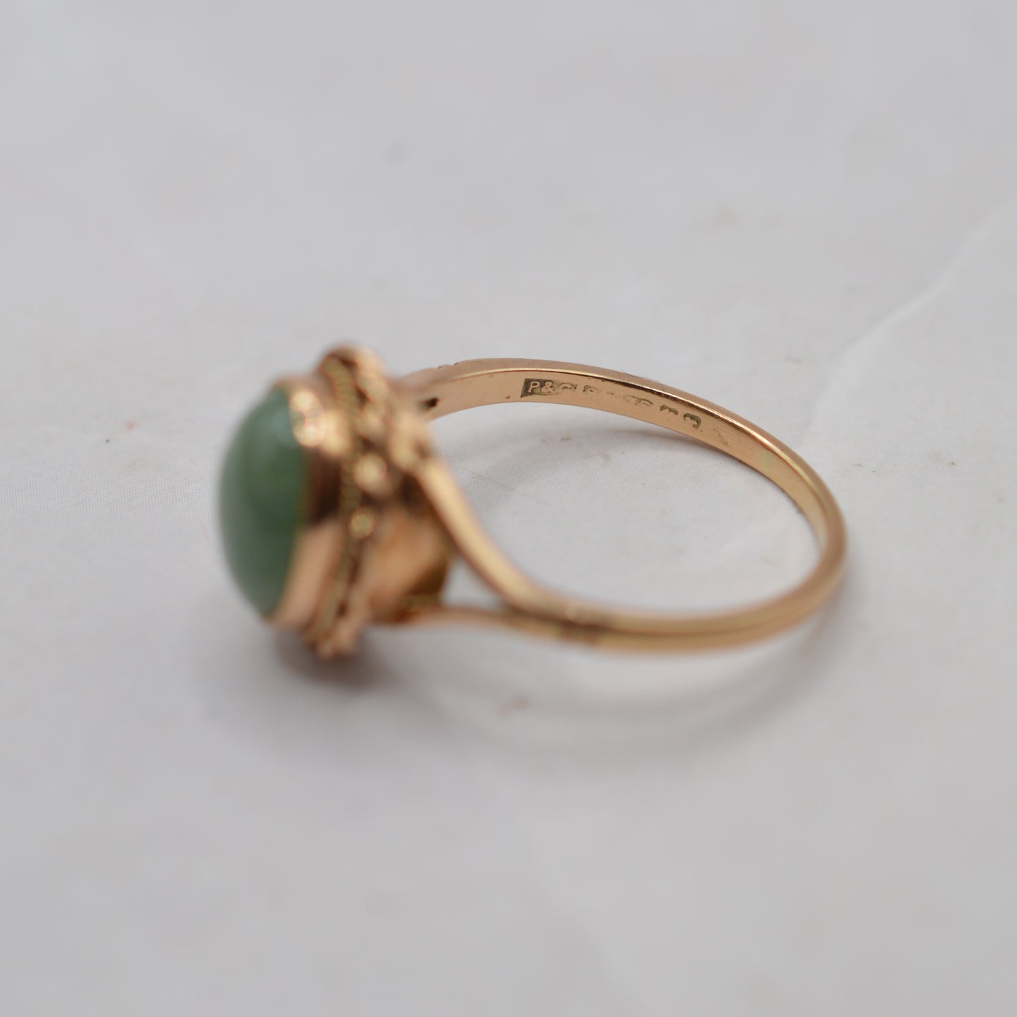 Vintage 9ct Gold Jade Solitaire Ring