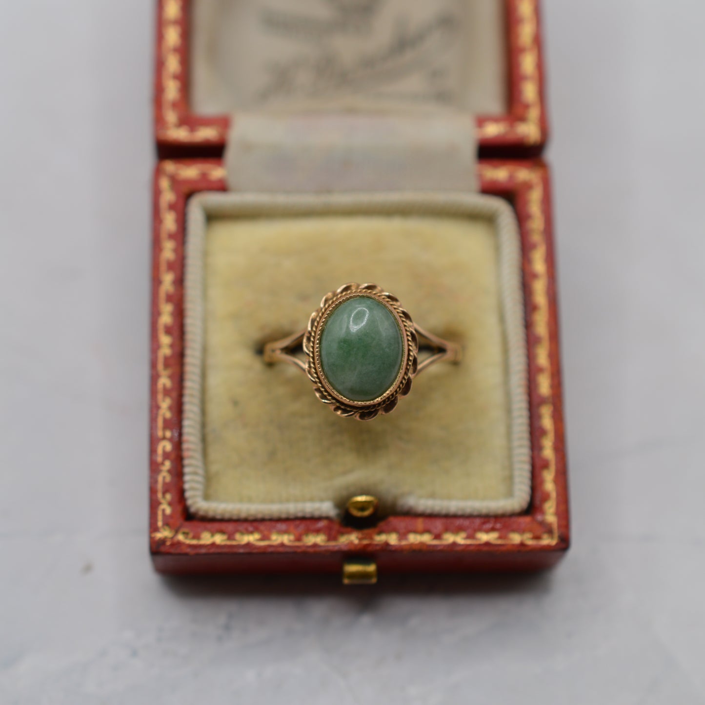 Vintage 9ct Gold Jade Solitaire Ring