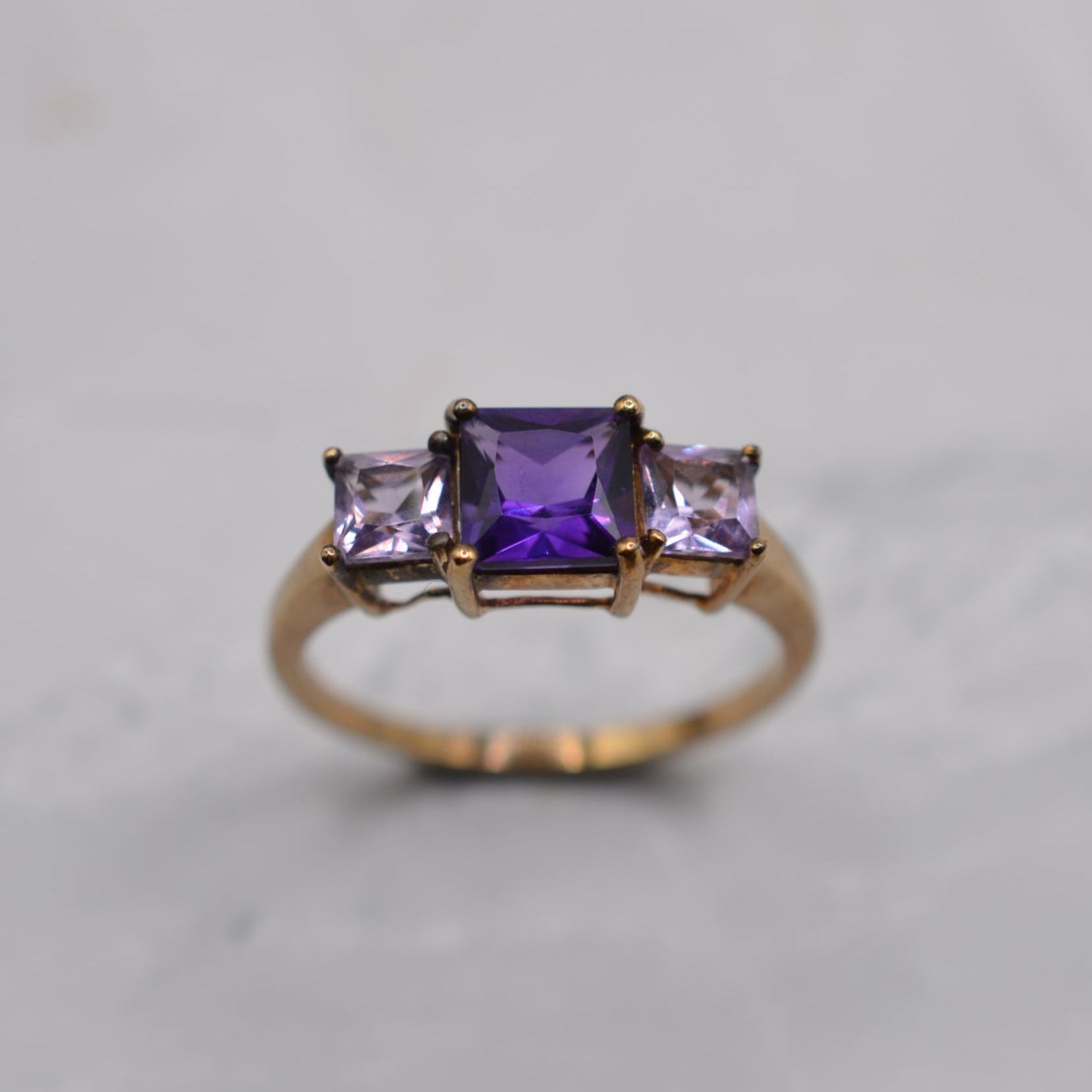 9ct Gold Amethyst Varihue Trilogy Ring