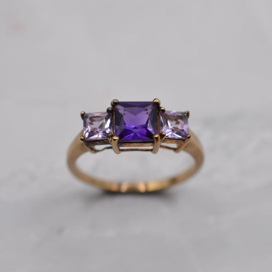 9ct Gold Amethyst Varihue Trilogy Ring