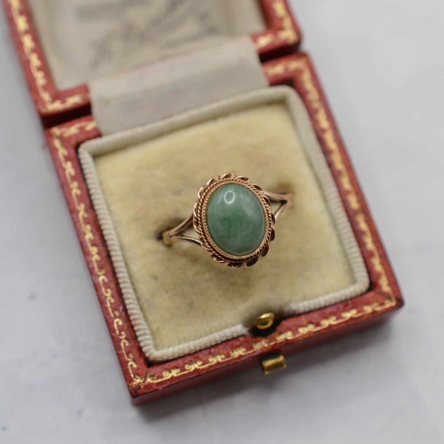 Vintage 9ct Gold Jade Solitaire Ring