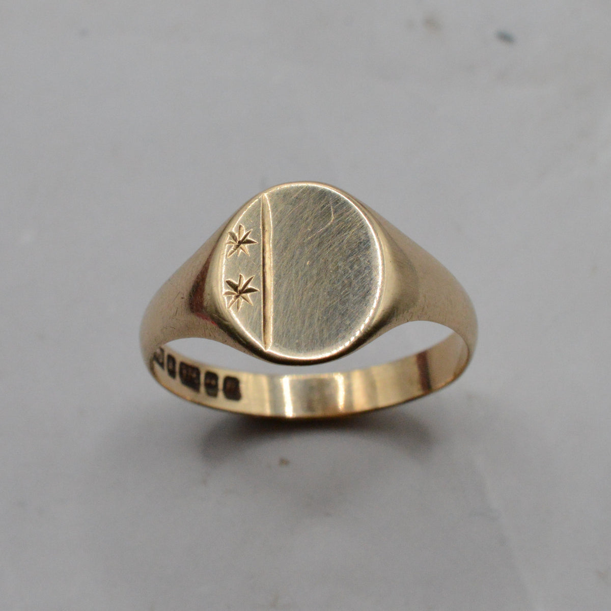 1970s Vintage 9ct Gold Star-Engraved Signet Ring