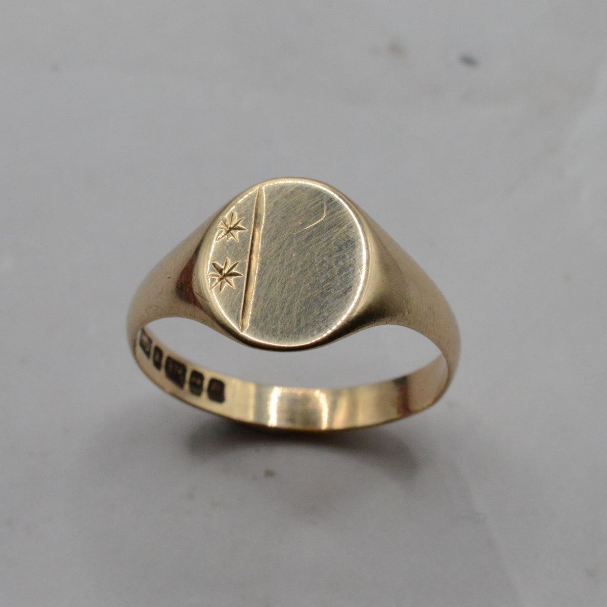 1970s Vintage 9ct Gold Star-Engraved Signet Ring