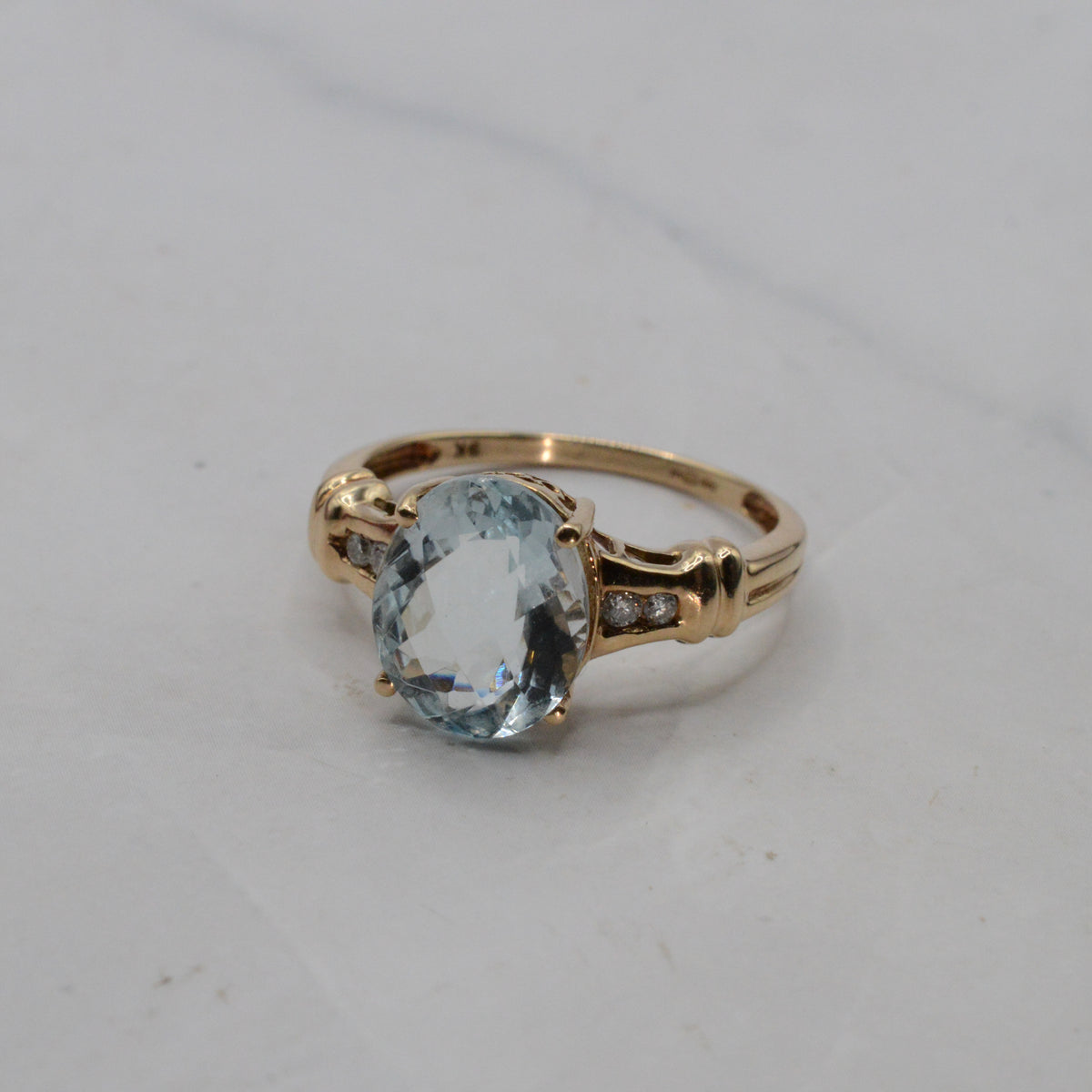 9ct Gold Topaz & Diamond Dress Ring