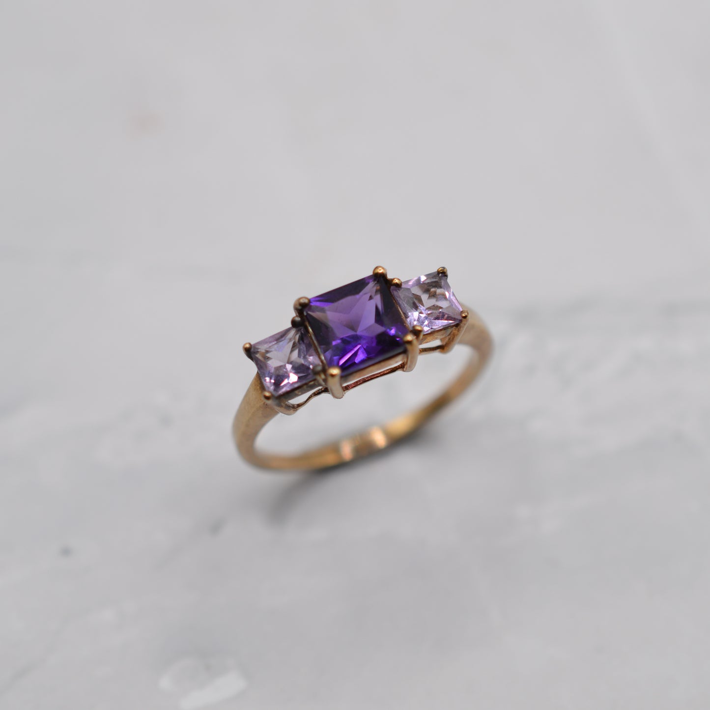9ct Gold Amethyst Varihue Trilogy Ring