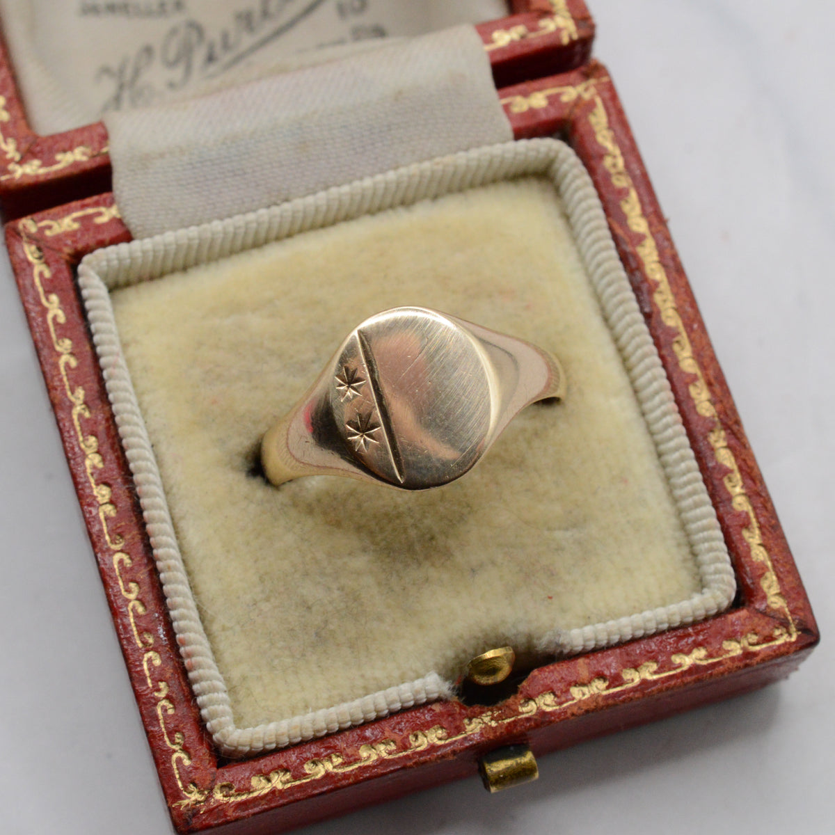 1970s Vintage 9ct Gold Star-Engraved Signet Ring