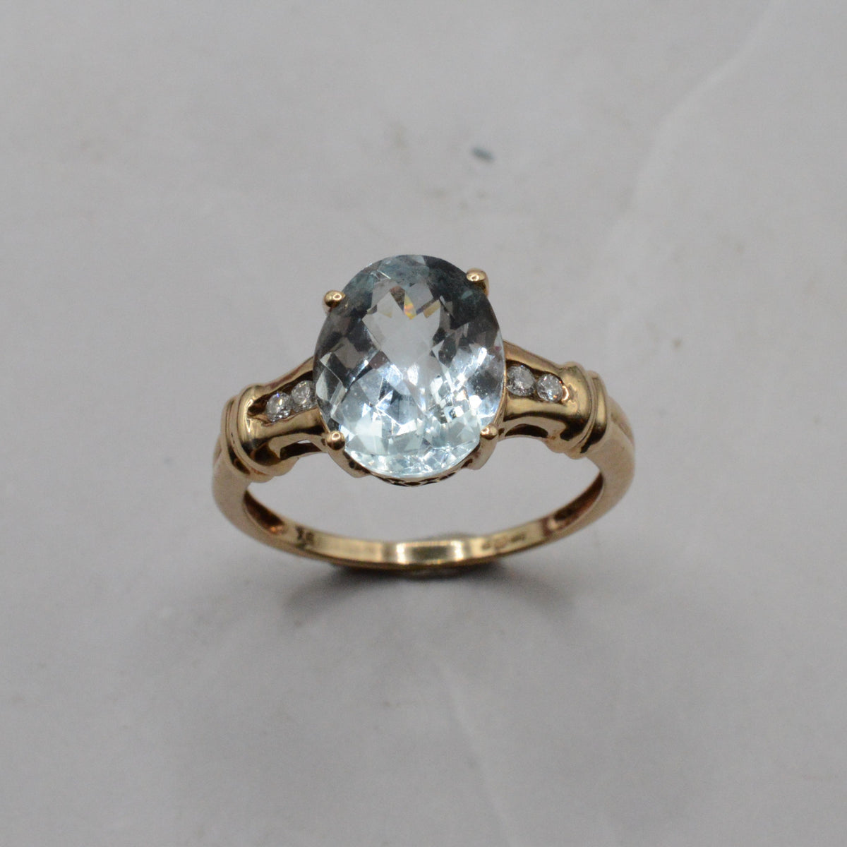 9ct Gold Topaz & Diamond Dress Ring