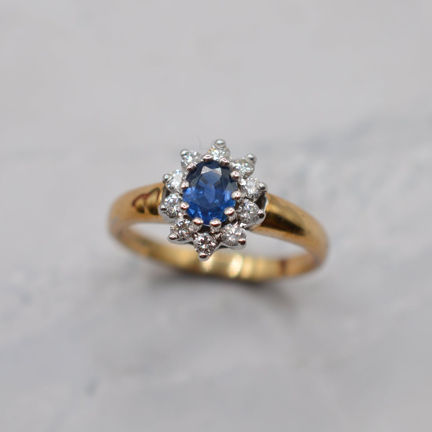 Y2K 9ct Gold Sapphire & Diamond Cluster Ring