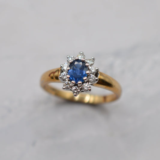 Y2K 9ct Gold Sapphire & Diamond Cluster Ring