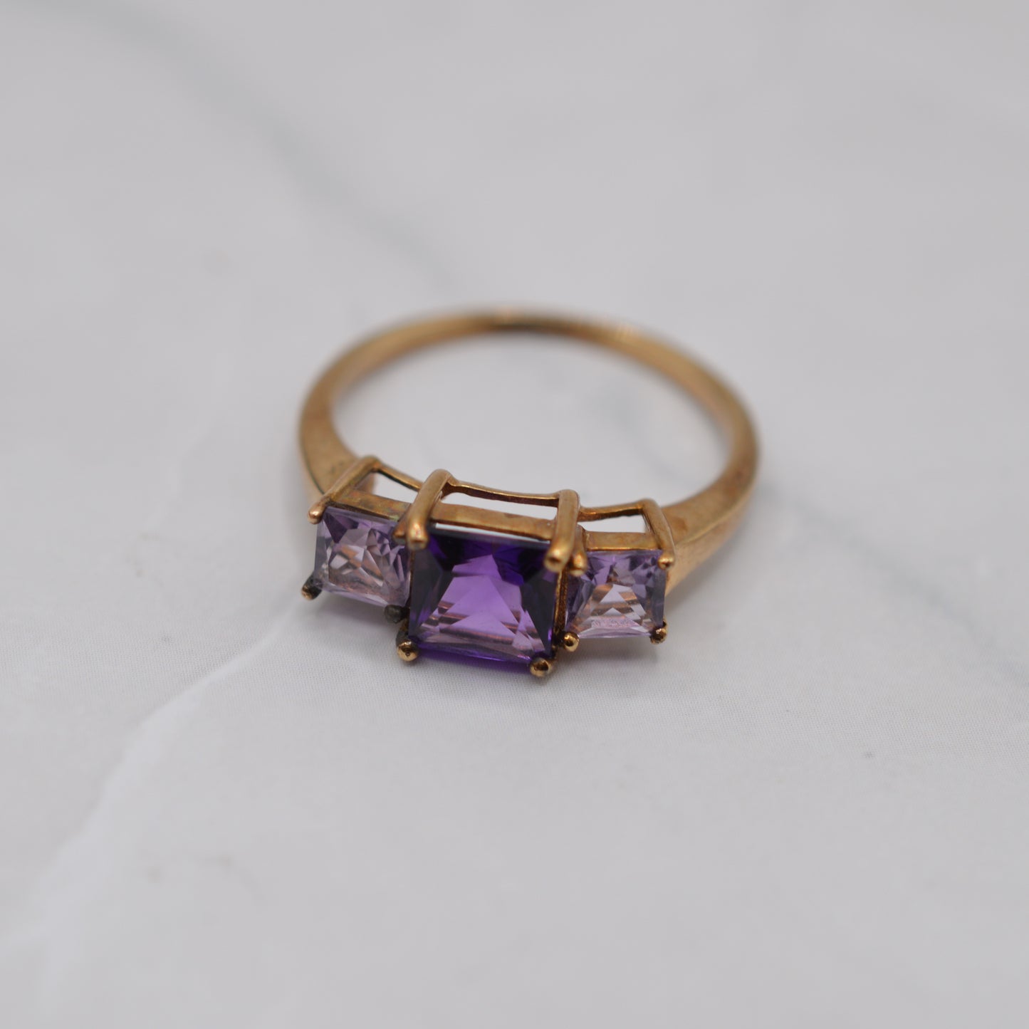 9ct Gold Amethyst Varihue Trilogy Ring