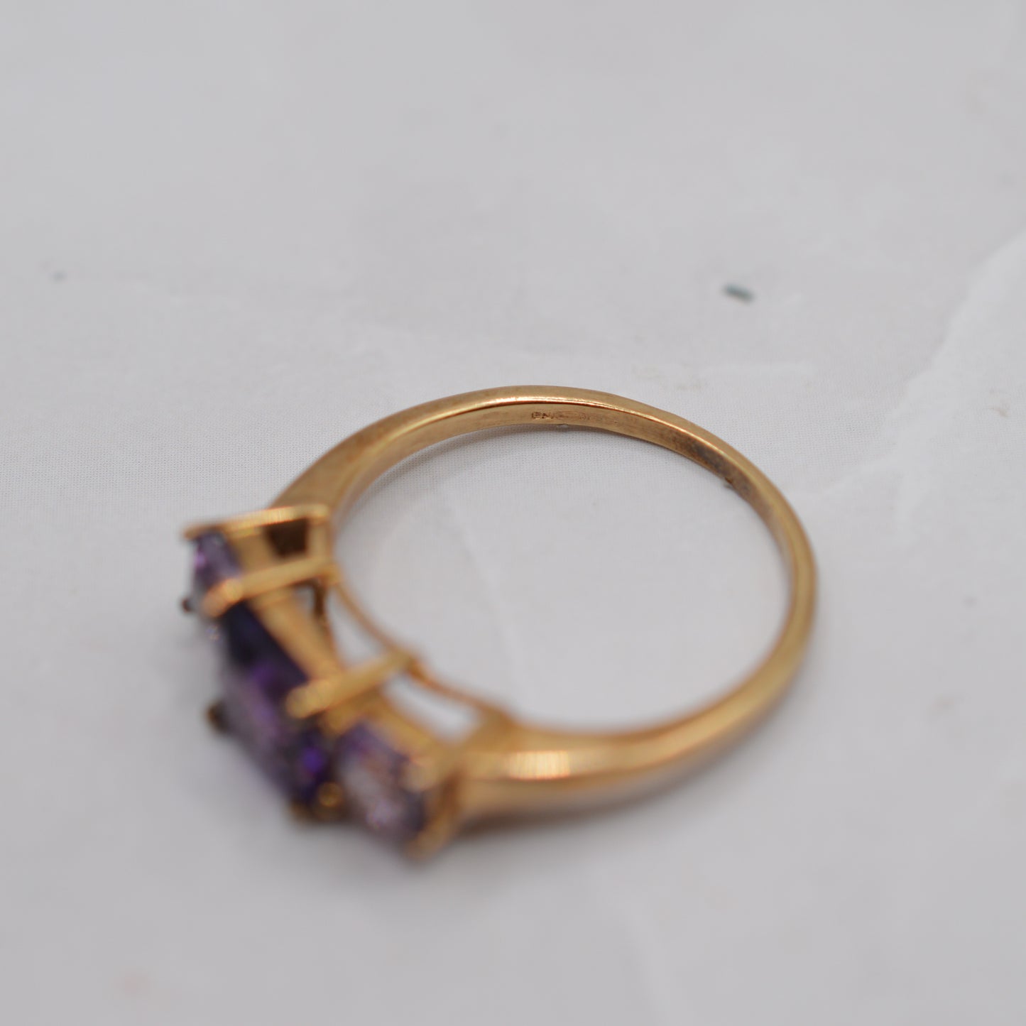 9ct Gold Amethyst Varihue Trilogy Ring