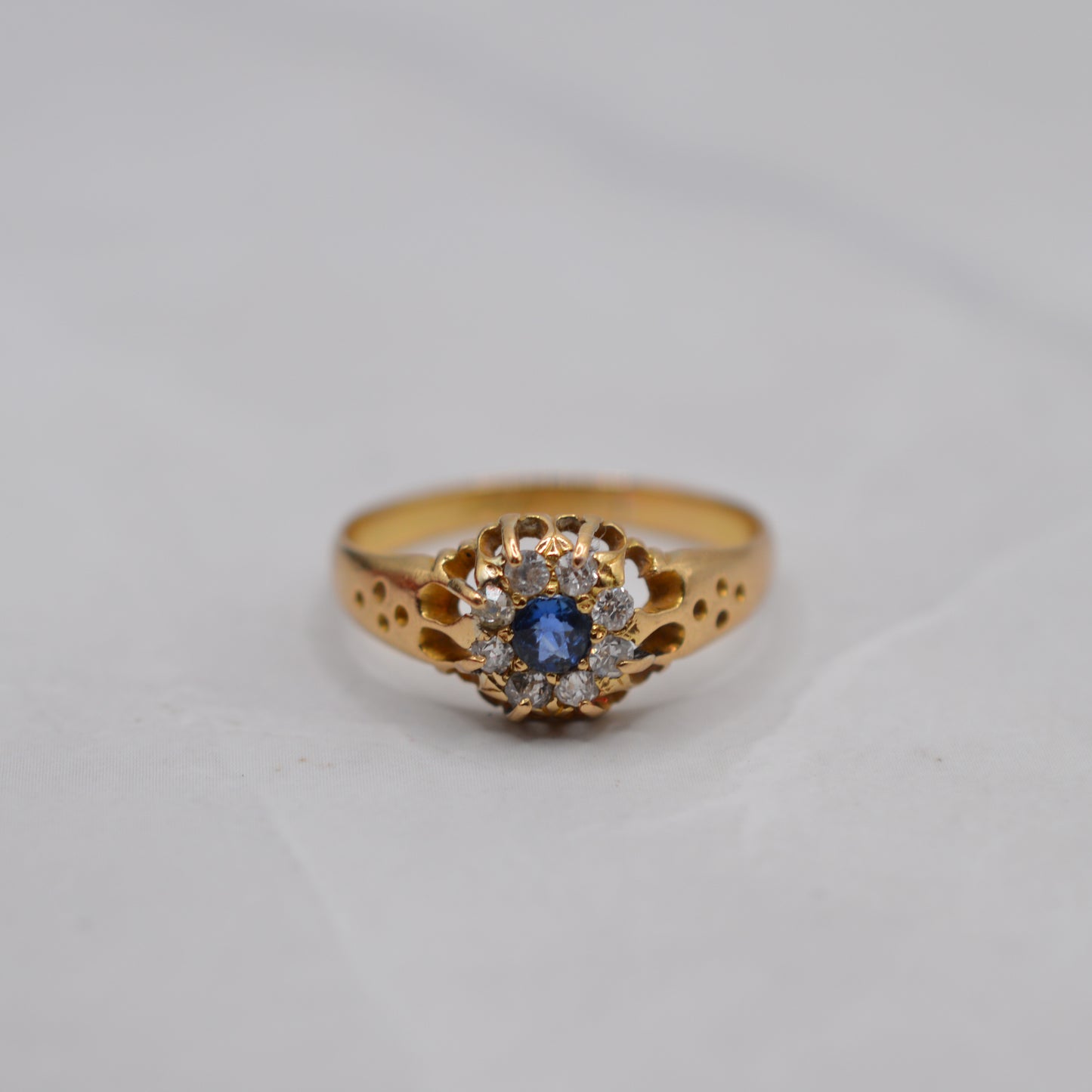 Antique 18ct Gold Sapphire & Diamond Cluster Ring
