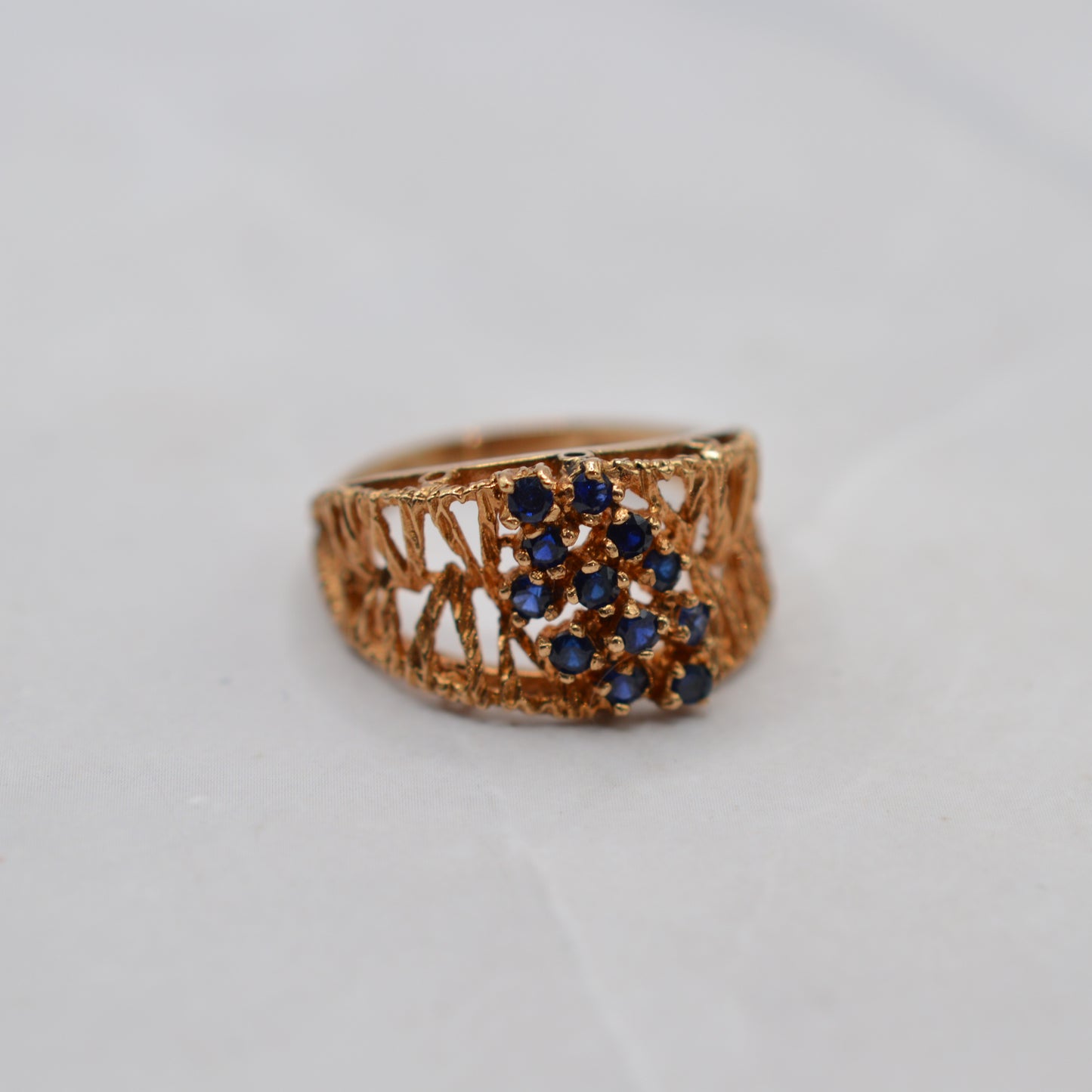 Brutalist 1970s Vintage 9ct Gold Sapphire Bark Ring