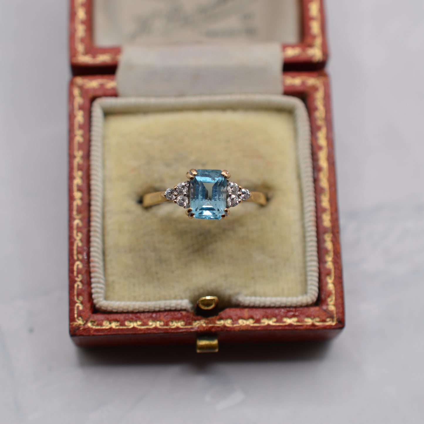 9ct Gold Blue Topaz & C/Z Ring