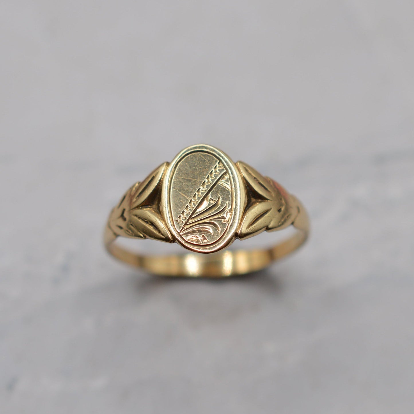 1970s Vintage 9ct Gold Shield & Foliate Signet Ring