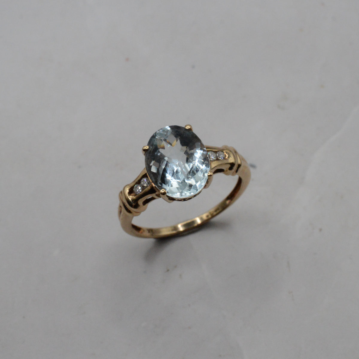9ct Gold Topaz & Diamond Dress Ring
