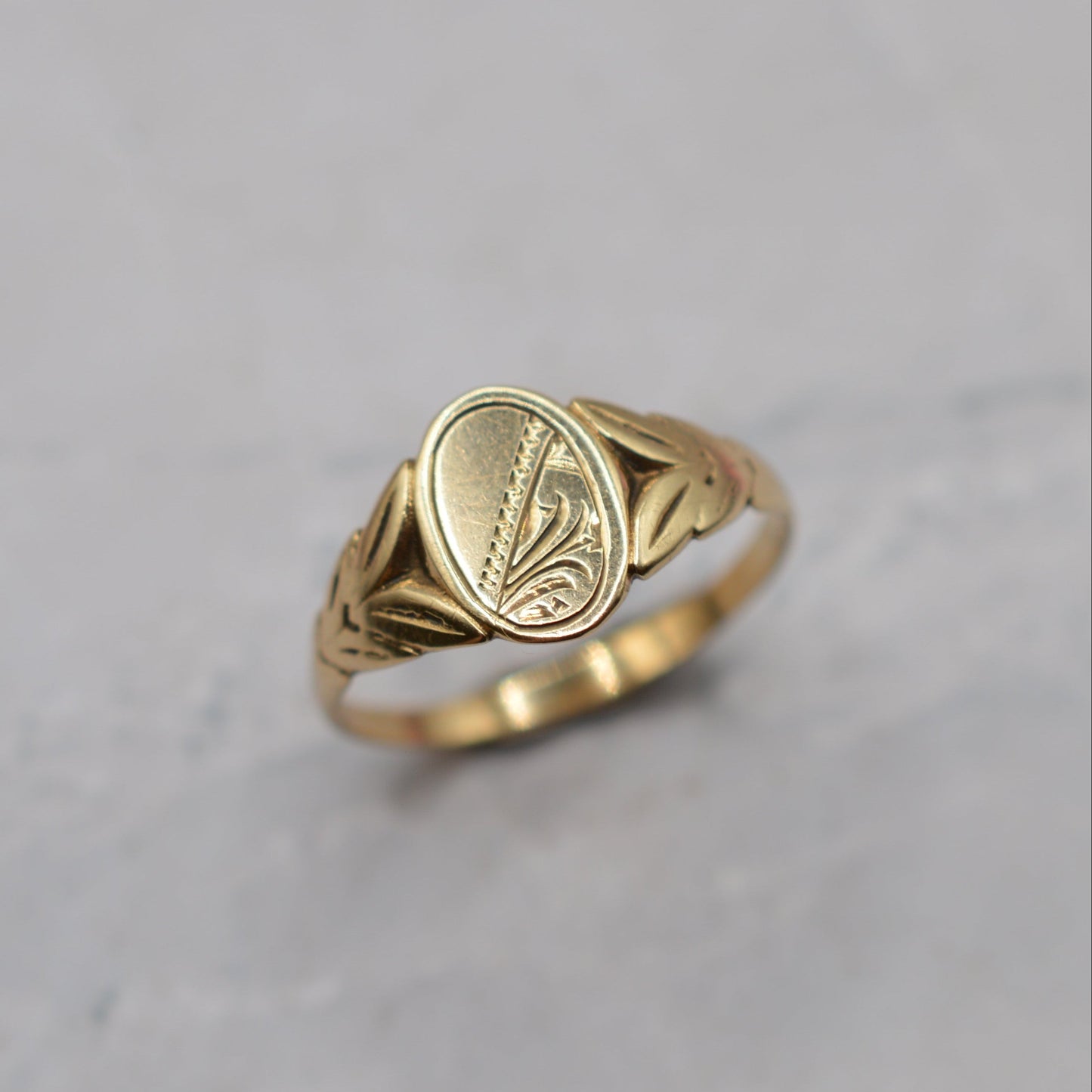 1970s Vintage 9ct Gold Shield & Foliate Signet Ring