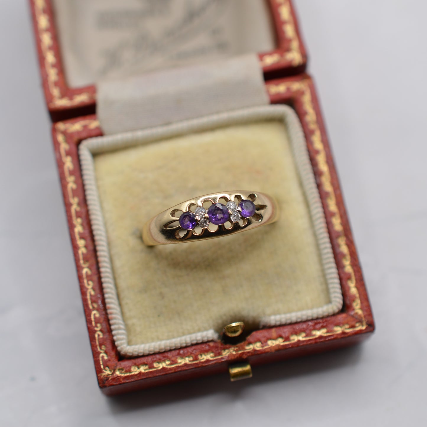 Y2K 9ct Gold Amethyst & Diamond Seven-Stone Ring
