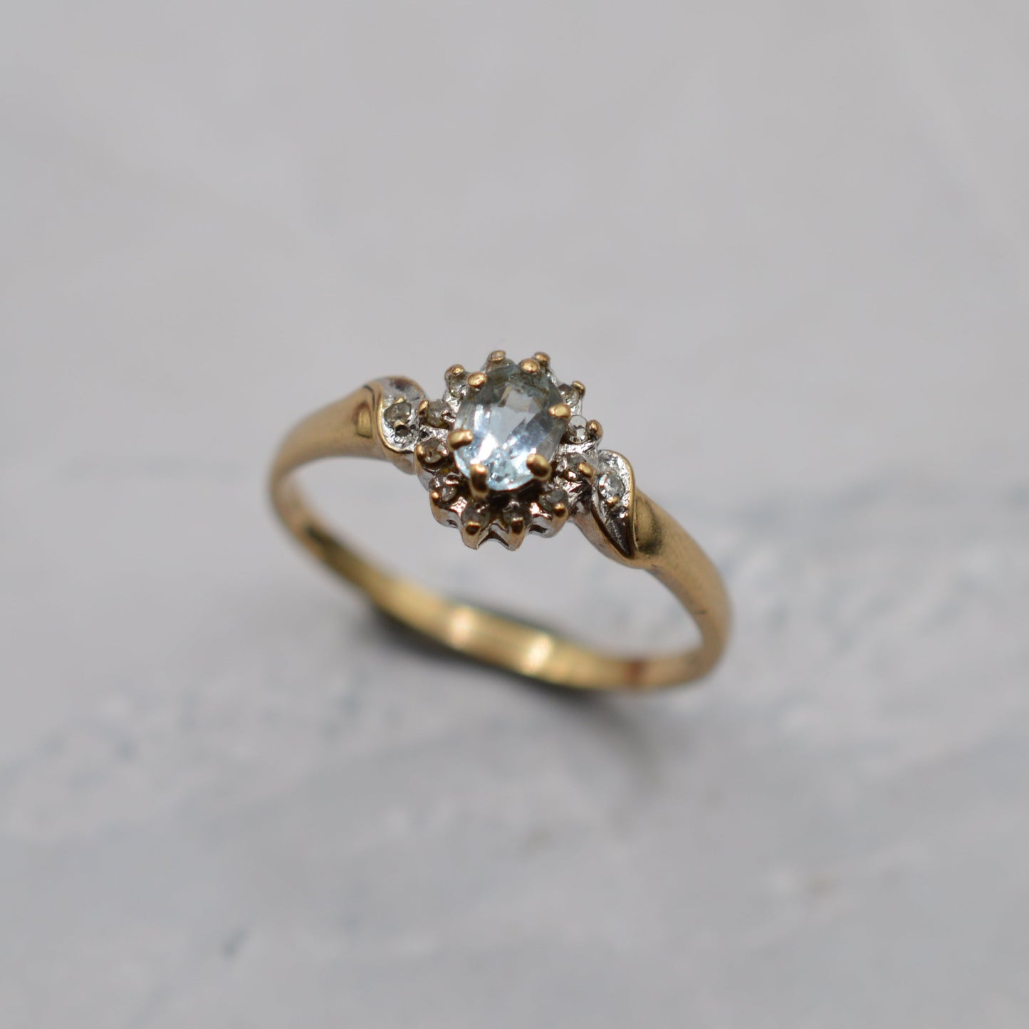 9ct Gold Aquamarine & Diamond Ring