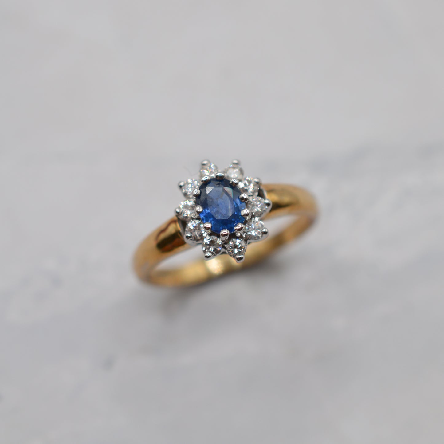 Y2K 9ct Gold Sapphire & Diamond Cluster Ring