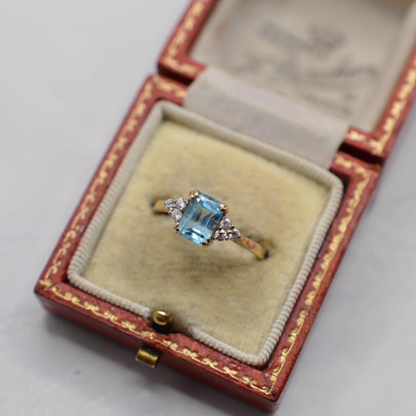 9ct Gold Blue Topaz & C/Z Ring