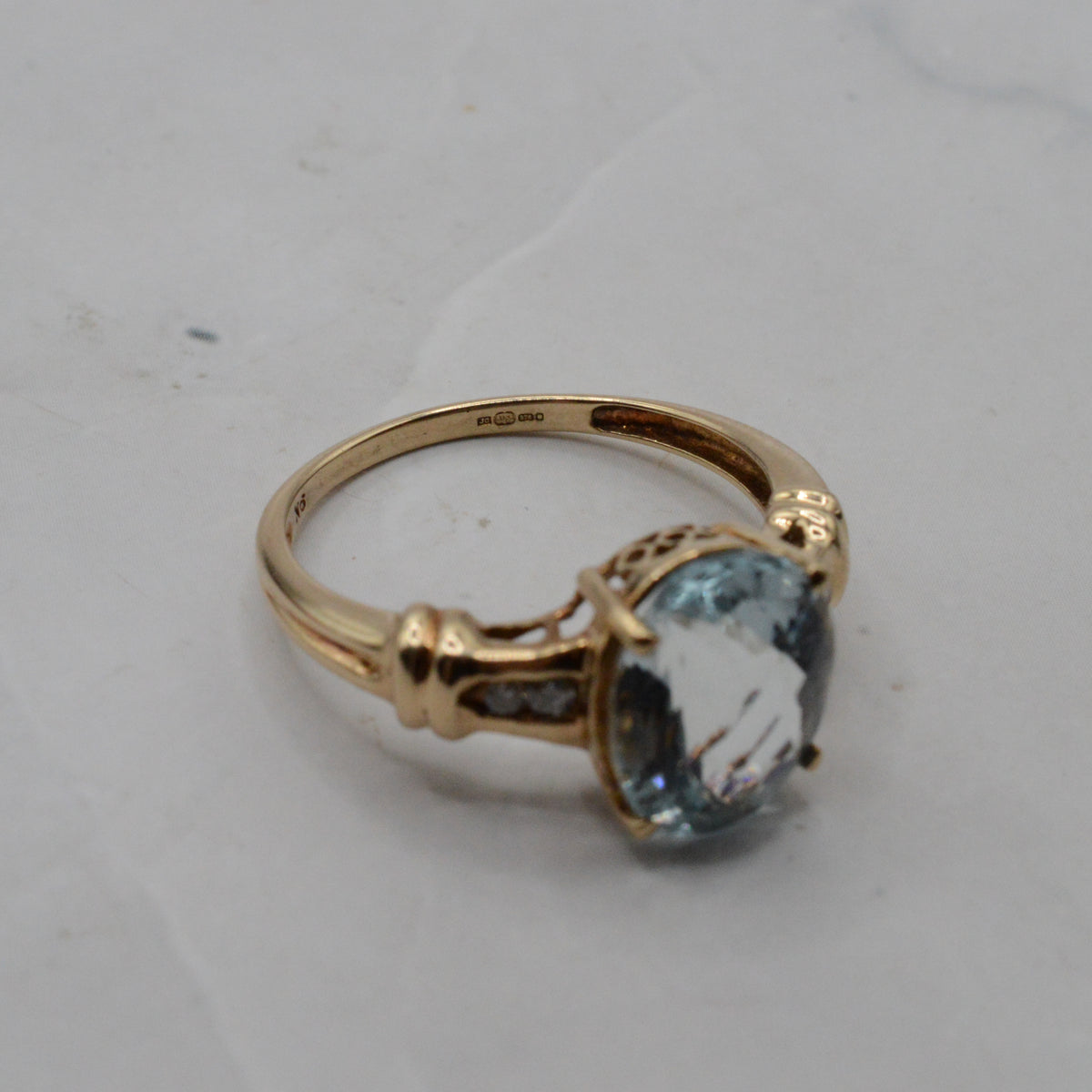 9ct Gold Topaz & Diamond Dress Ring
