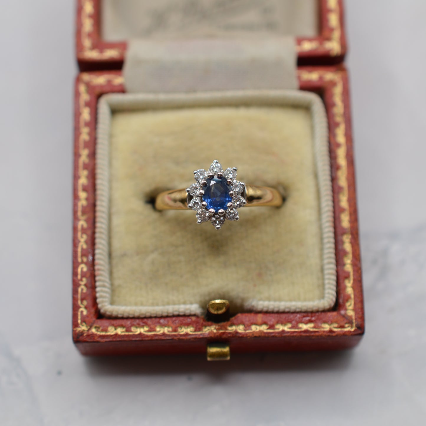 Y2K 9ct Gold Sapphire & Diamond Cluster Ring