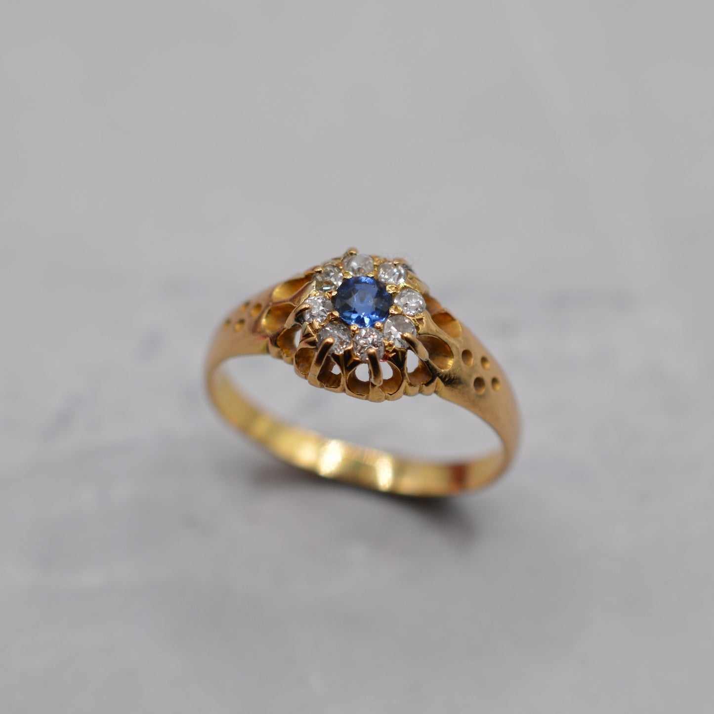 Antique 18ct Gold Sapphire & Diamond Cluster Ring