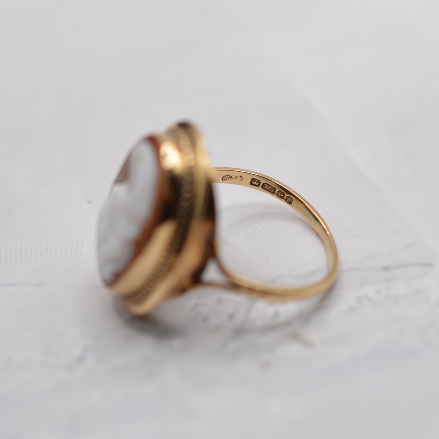 1970s Vintage 9ct Gold Large Cameo Bezel-Set Ring