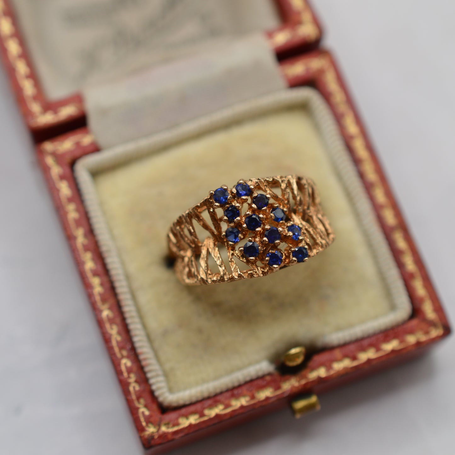 Brutalist 1970s Vintage 9ct Gold Sapphire Bark Ring