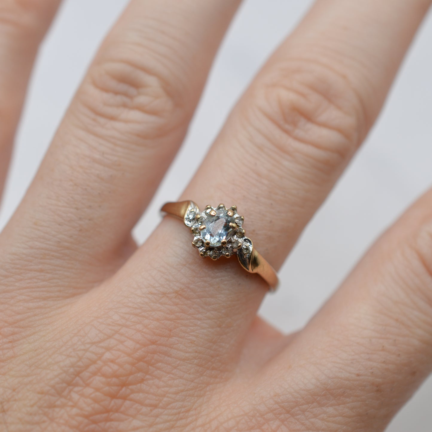9ct Gold Aquamarine & Diamond Ring