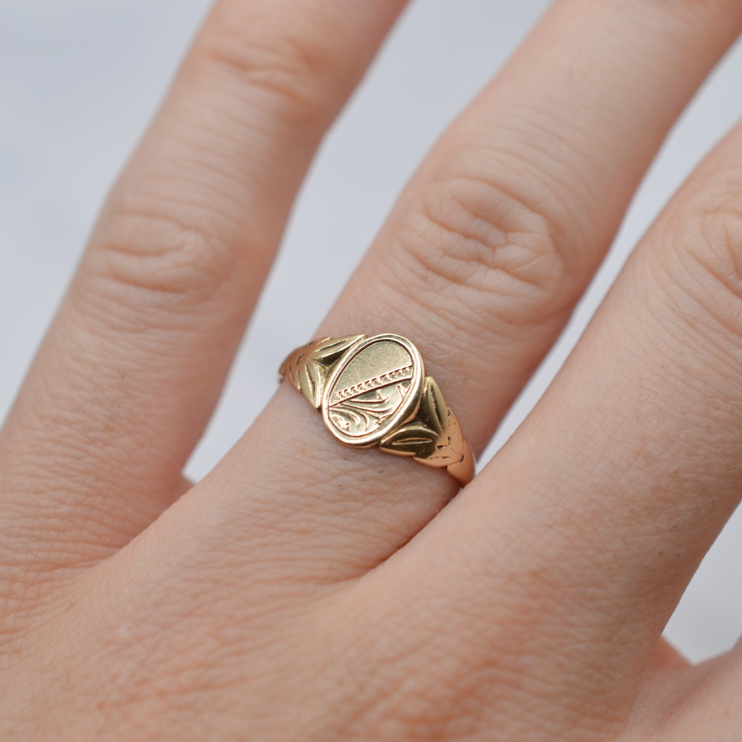 1970s Vintage 9ct Gold Shield & Foliate Signet Ring