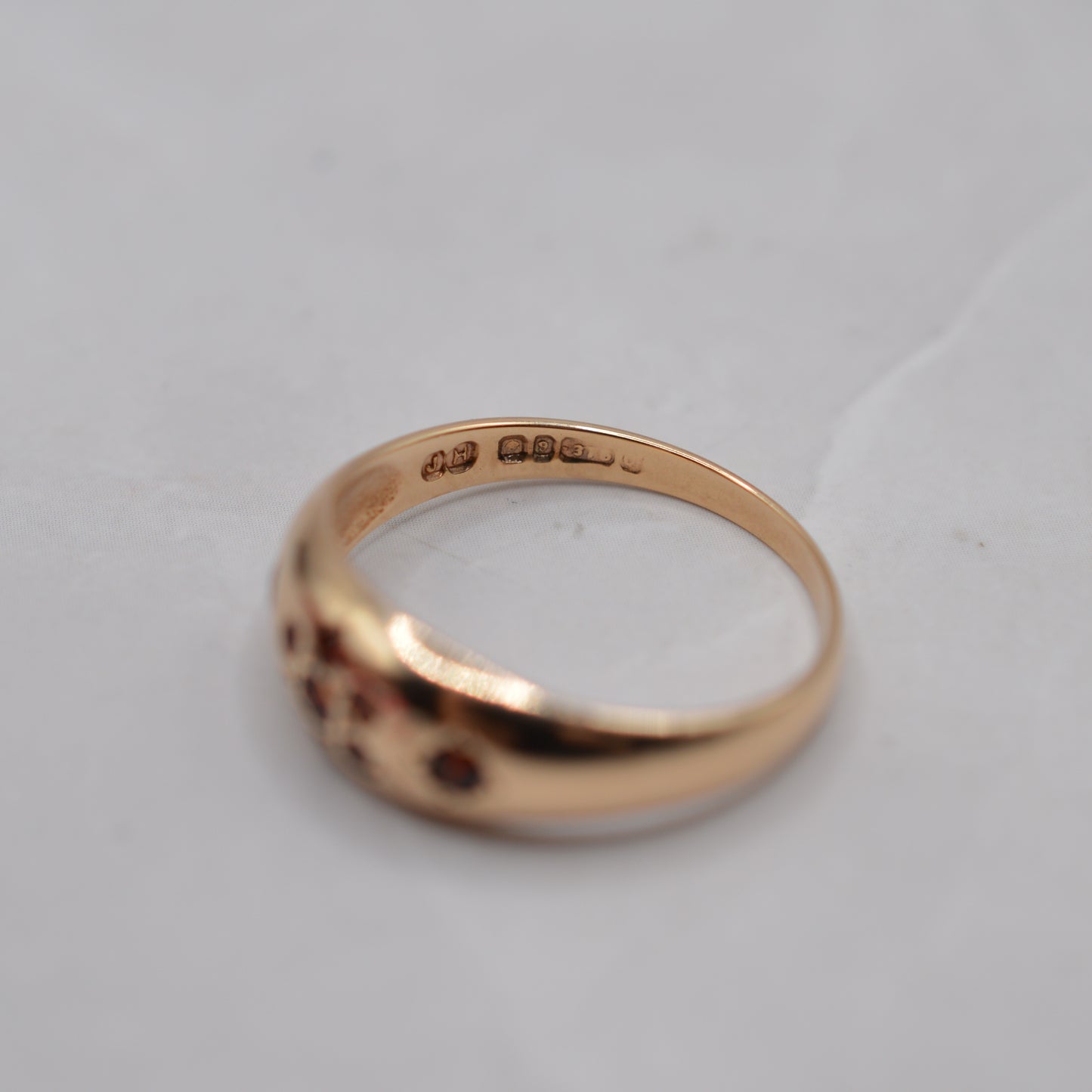 9ct Gold Garnet Floral Dome Ring