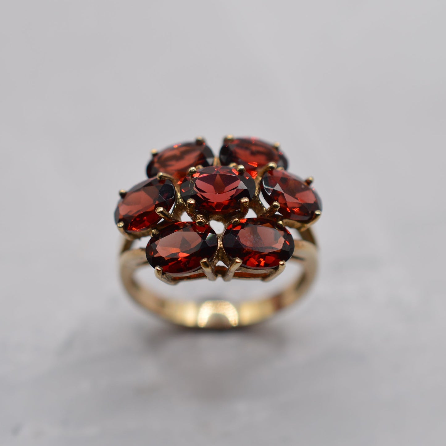 Y2K Chunky 9ct Gold Garnet Cluster Ring