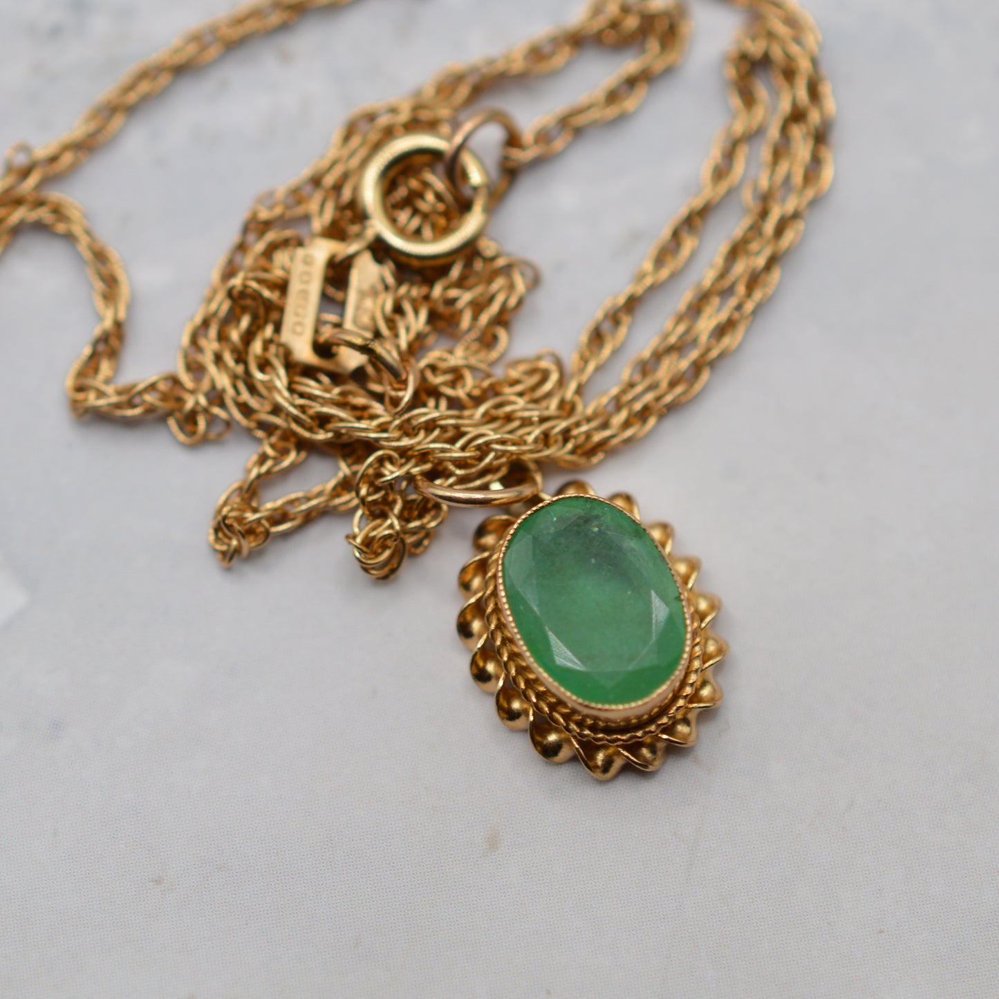 1980s 9ct Gold Emerald Pendant Necklace & Stud Earrings Set