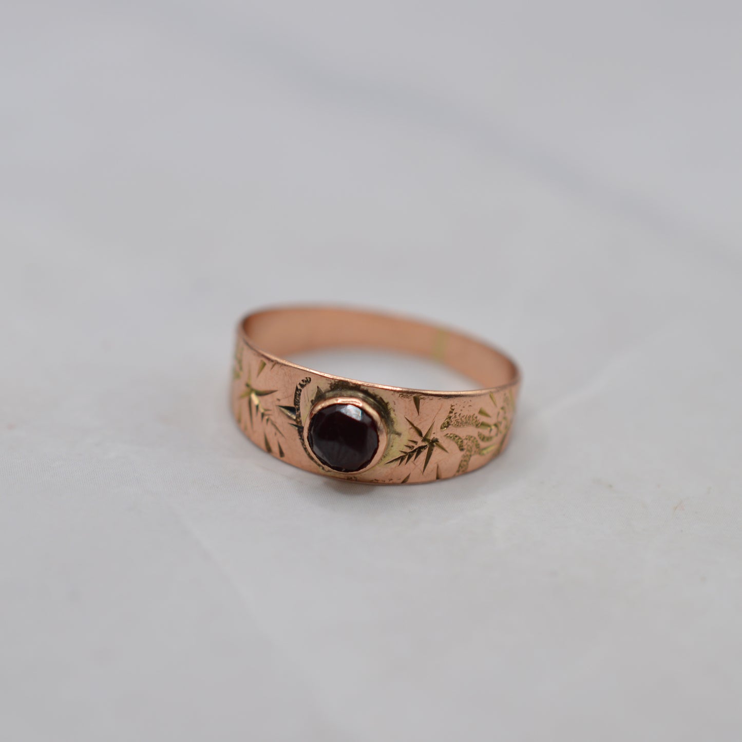 Antique 9ct Rose Gold Garnet Ring