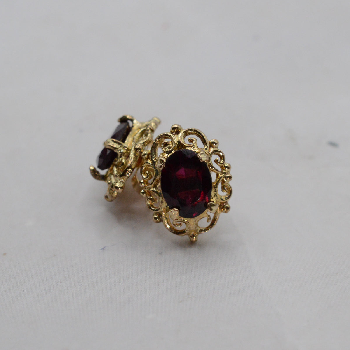 9ct Gold Garnet Openwork Stud Earrings