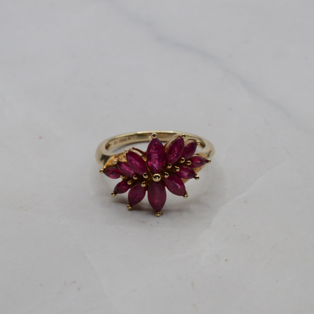 Y2K 9ct Gold Ruby Cluster Ring