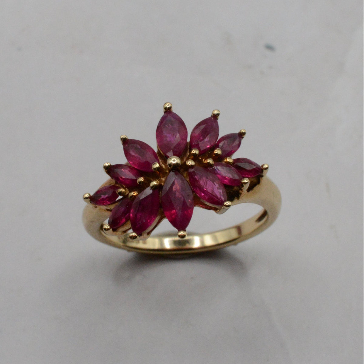 Y2K 9ct Gold Ruby Cluster Ring