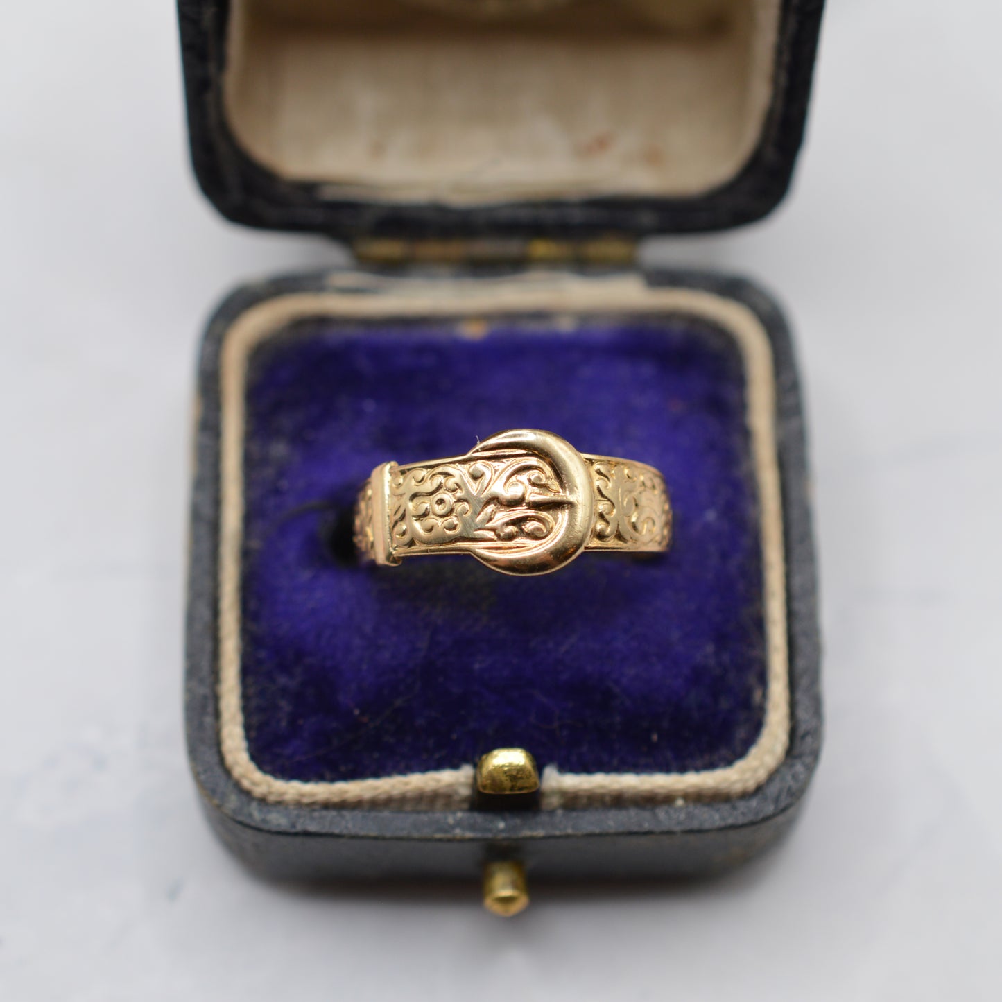 9ct Yellow Gold Buckle Ring