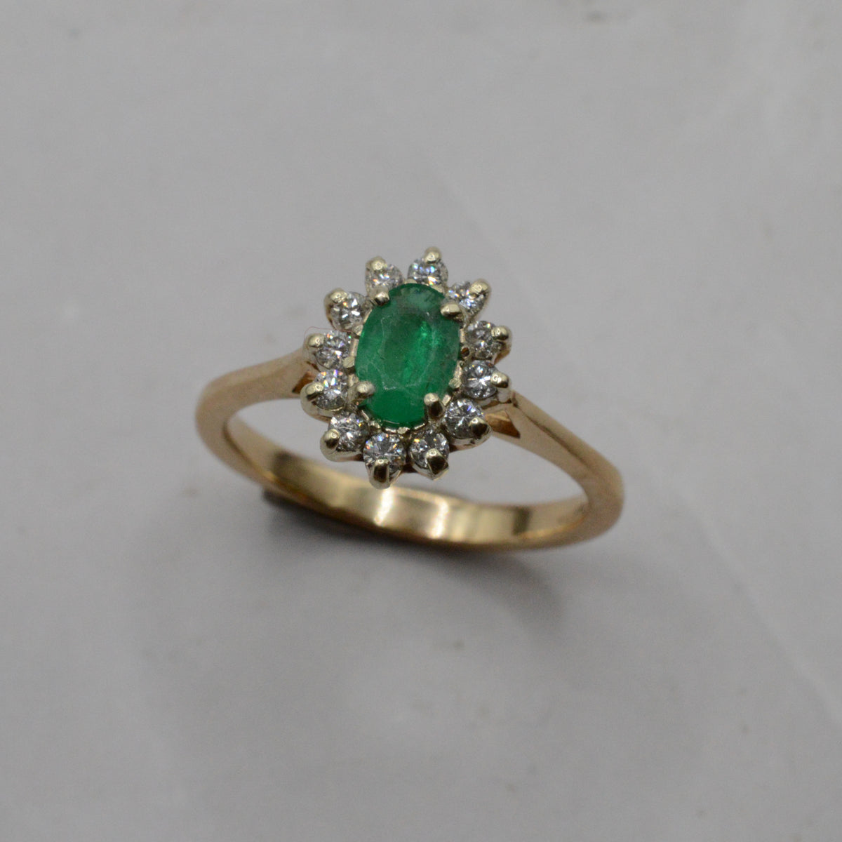 18ct Gold Emerald & Diamond Cluster Ring