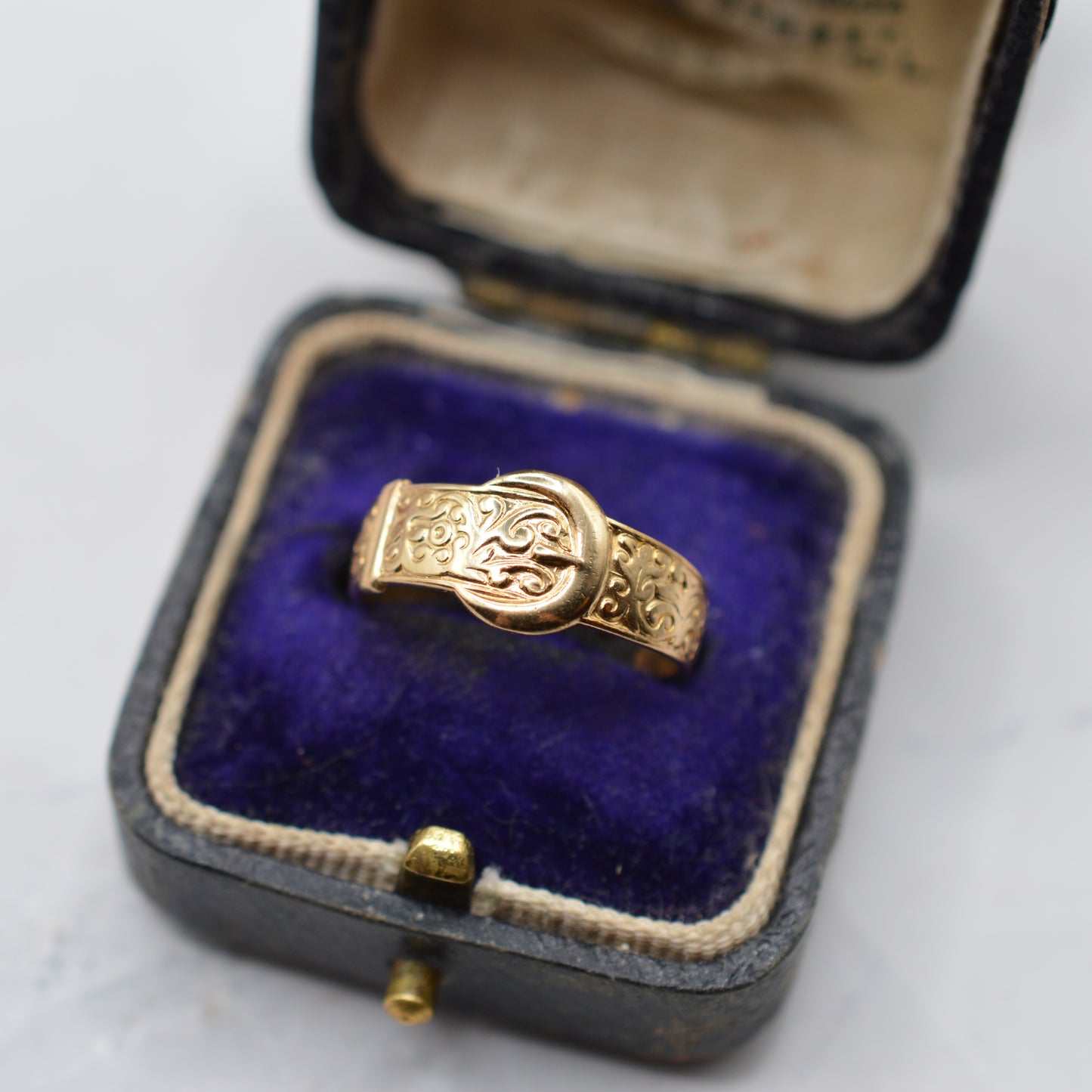 9ct Yellow Gold Buckle Ring