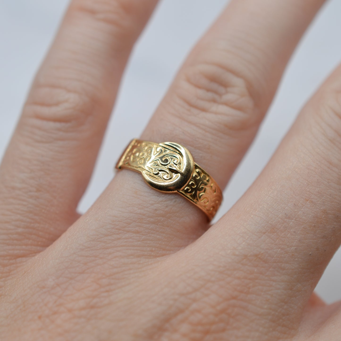 9ct Yellow Gold Buckle Ring